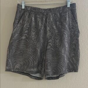 Lululemon Gray Patterned Athletic Shorts size L